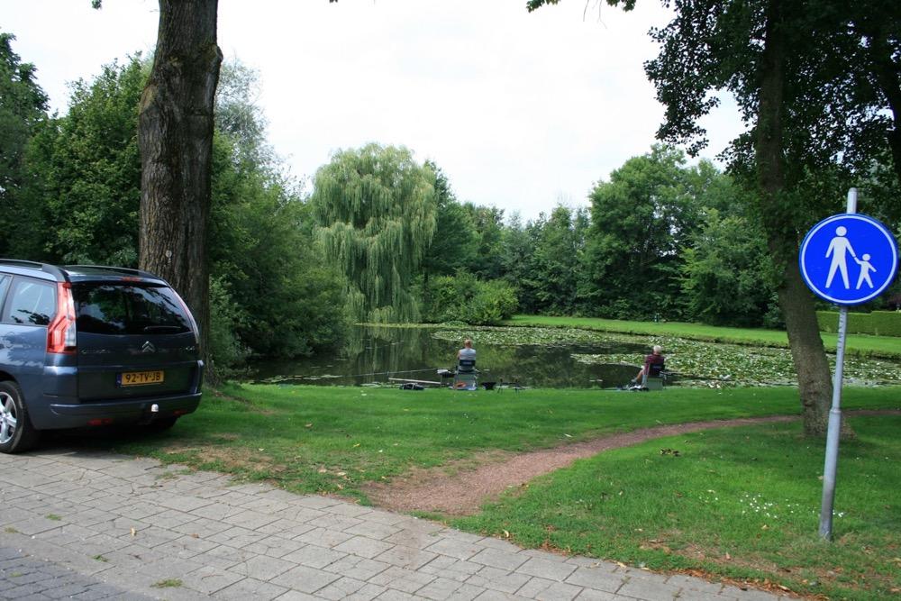 De afsluiting duurt in principe zolang de genoemde bouwwerkzaamheden plaatsvinden.