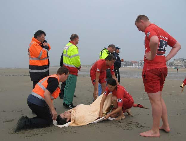 radiocommunicatie tussen hulpdiensten op Z,IN D LUCHT en aan LAND, conform aan de afsprakenregeling betreffende drenkelingen aan de Belgische kust.