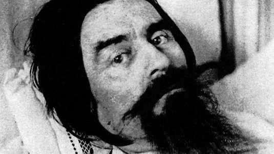 Kazimir Malevitsj, de Russische Picasso, aan het einde van zijn leven. De avant-gardist, die door Stalin werd tegengewerkt, stierf in 1935.