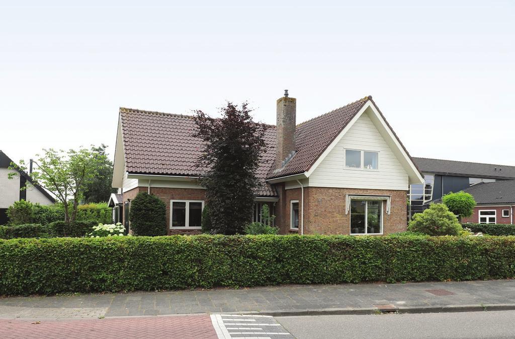 vrijstaande woning met inpandige garage.