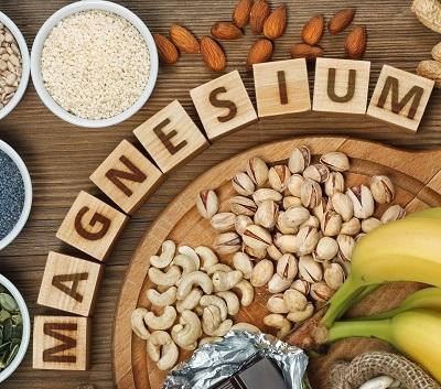 2 Uw magnesium testresultaat De in uw bloed gemeten magnesium gehalte is: 1,23 mmol/l Uw waarde: 1,23 mmol/l Referentiewaarde: 1.30-1.80 mmol/l Beoordeling: onder de referentiewaarde 2.