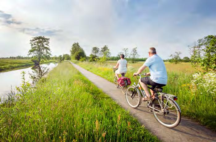 Tijdens de fietstocht zie je pingoruïnes en kom je langs een vogelkijkhut en een kijkheuvel waar je uitzicht hebt over moerassen.