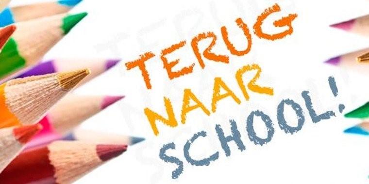 K b s J a n B u n n i k, s c h o o l j a a r 2 0 1 8-2 0 1 9 INHOUDSOPGAVE: We hebben er weer zin in! pag.1 De Vreedzame School pag.5 Gym en zwemmen pag.1 Formatie schoojaar 2018-2019 pag.