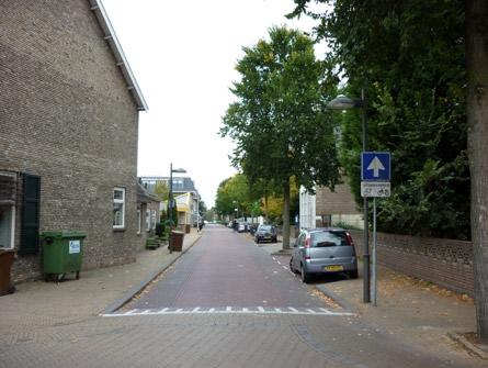 Parkeren en verkeer Het centrum van Prinsenbeek telt momenteel drie grotere parkeerplaatsen.