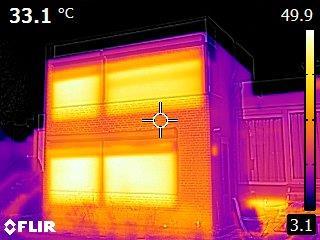hand van thermografische foto s (infraroodfoto s).