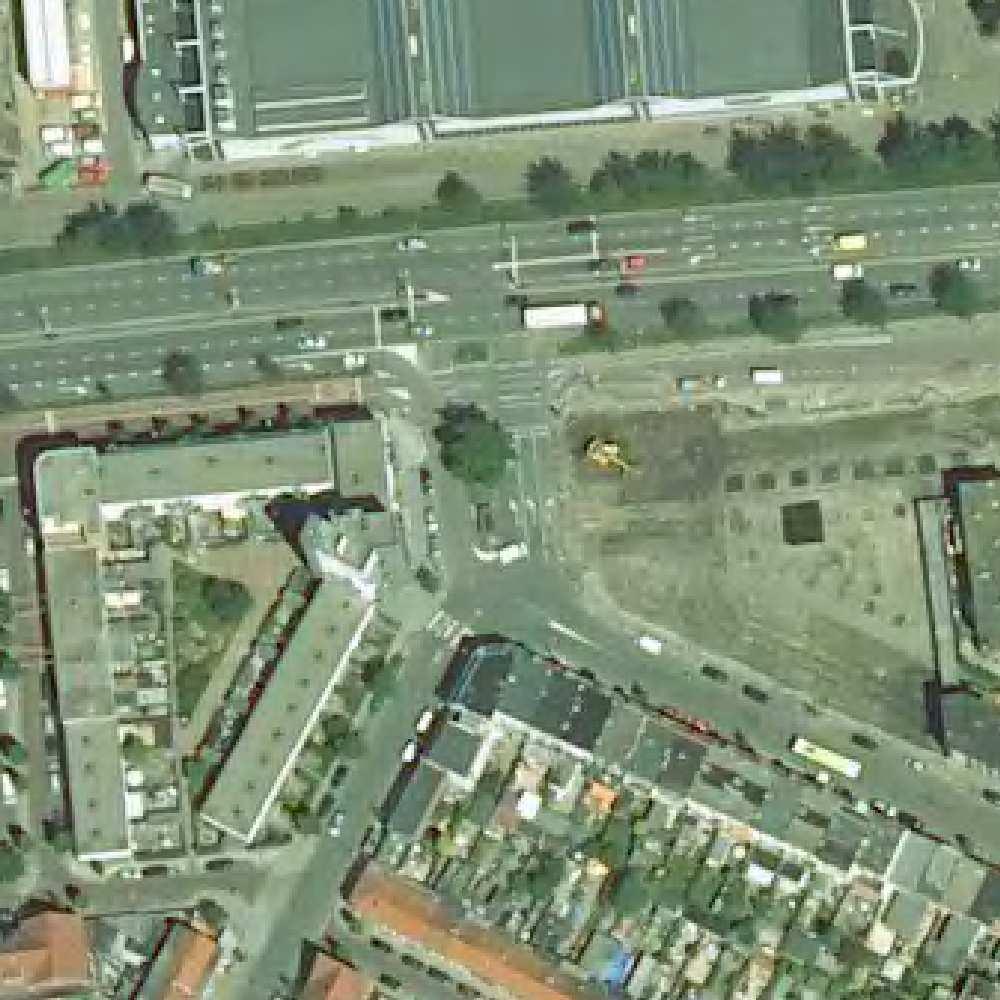 N Amsterdamsevaart Parallelweg 4 Nagtzaamstraat Amsterdamsevaart Alleen fietspad Teding van Berkhoutstraat Figuur 4: Luchtfoto kruispunt 4 Bij de kruising tussen de Nagtzaamstraat en de