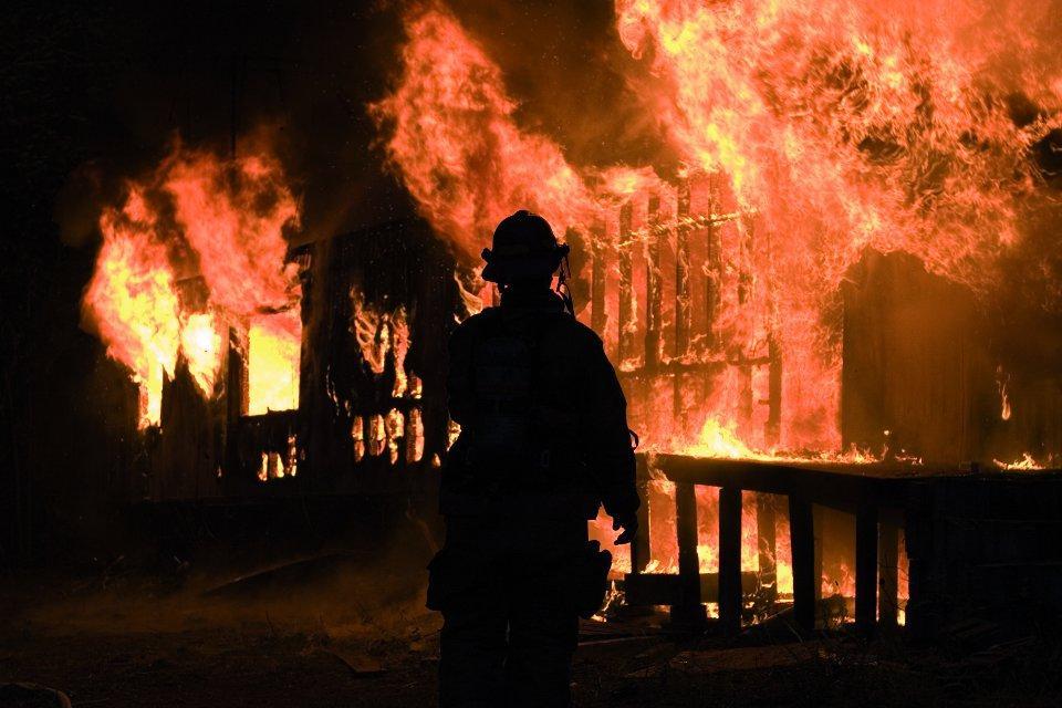 Overleven Overleeft uw bedrijf een brand? Hoewel de schattingen uiteenlopen, komt naar verwachting minstens vijftig procent van de bedrijven een grote brand niet te boven.