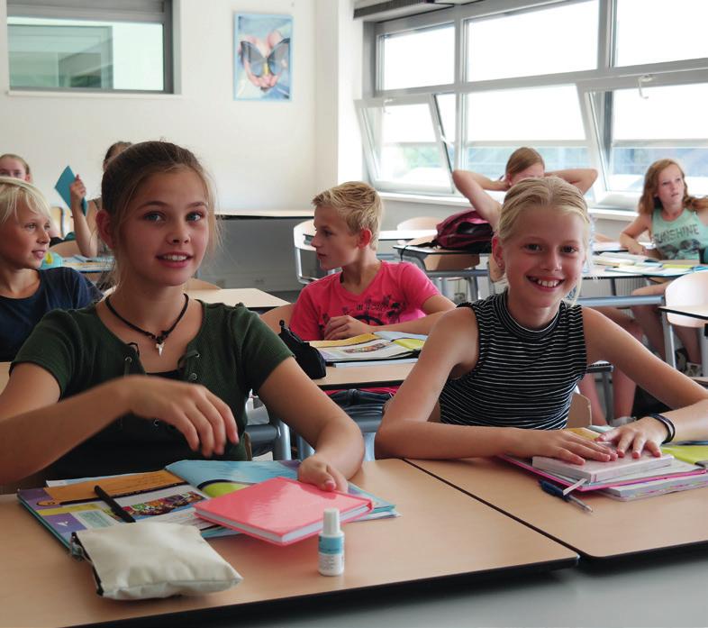 buitenland gaan studeren of stage lopen. Studenten moeten ook in vlot Engels presentaties houden en essays schrijven.