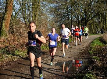 d. 4 januari 2015 in de Boekend Het is al een jarenlange traditie dat Recreatieve Atletiek Vereniging Orion de eerste zondag van het nieuwe jaar de Nieuwjaarsloop in de Boekend organiseert.