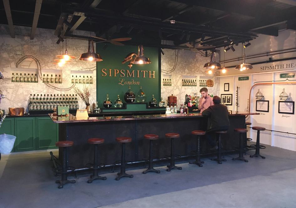 gintoerisme Een prima startpunt voor een gintrip door Londen is de Sipsmith Distillery (The Distillery, 83 Cranbrook Road, Chiswick, London W4 2LJ), gesticht door Jared Brown, Sam Galsworthy &
