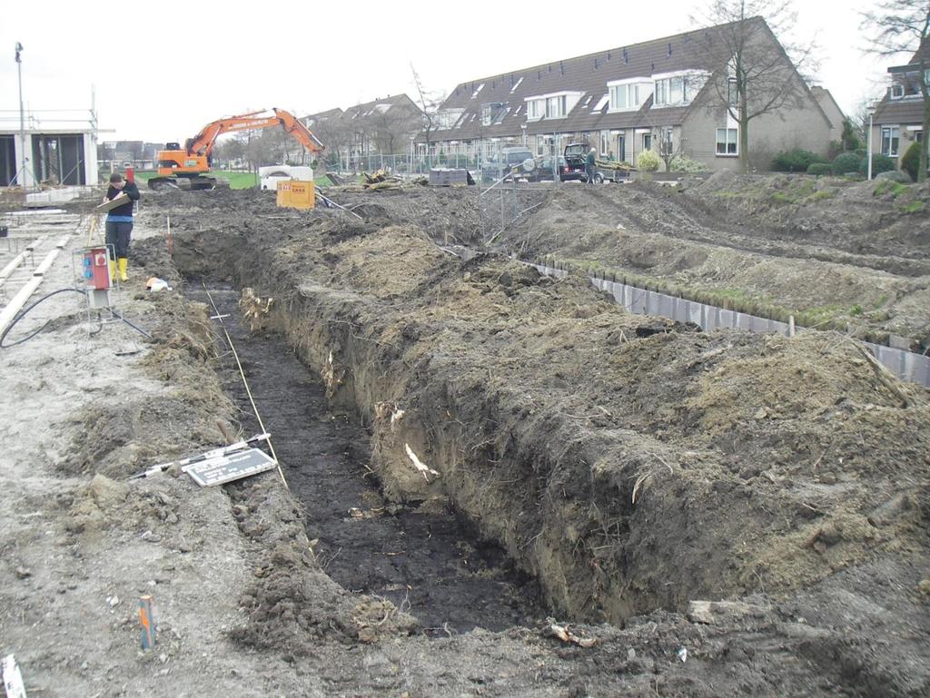 3. Werkwijze In het plangebied is één proefsleuf van circa 2 x 25 meter aangelegd (zie Figuur 2).