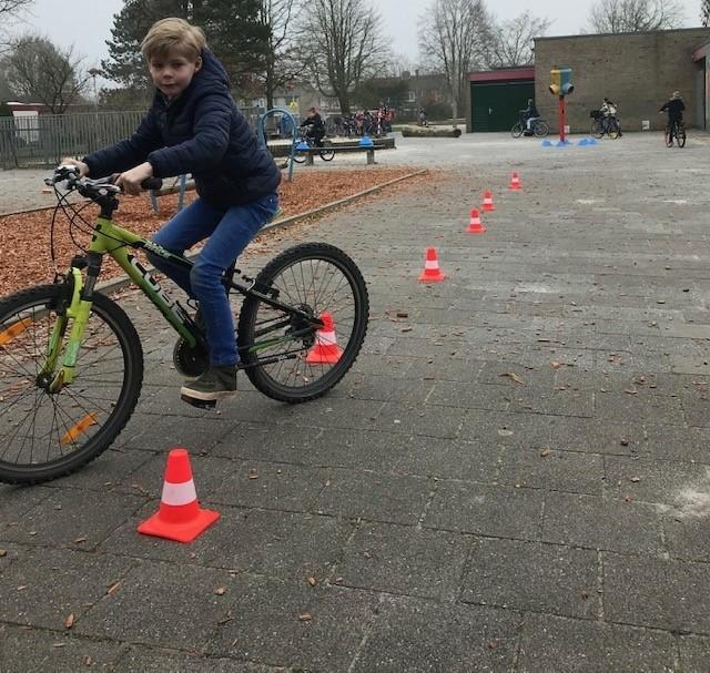 Vanuit Verkeer RegioGroningen werd er les gegeven door