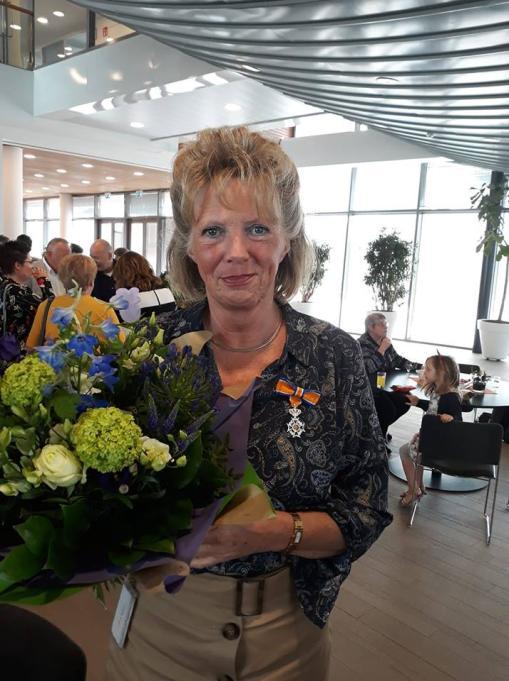 Koninklijke onderscheiding Conny Renskers Conny Renskers was van 1996 tot 1999 bestuurslid van stichting Koninginnedag Zutphen.