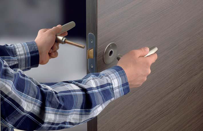 Lever Handles - HOPPE HOPPE Quick-Fit connection Quick-fit - Hoppe's spindle fixing method With normal door handle installation, lots of steps have to be taken, quite often not without awkward
