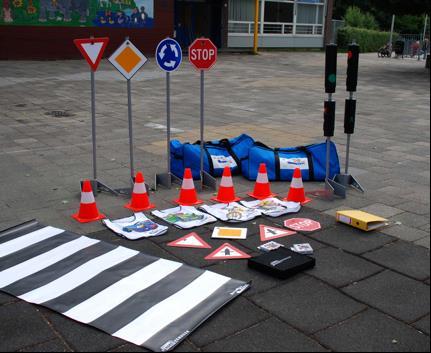 Ouderbijeenkomst verkeerseducatie We doen nogmaals een oproep voor de ouderbijeenkomst verkeerseducatie. Wanneer: Woensdag 11 oktober. Koffie en thee staan klaar om 10.45 uur.