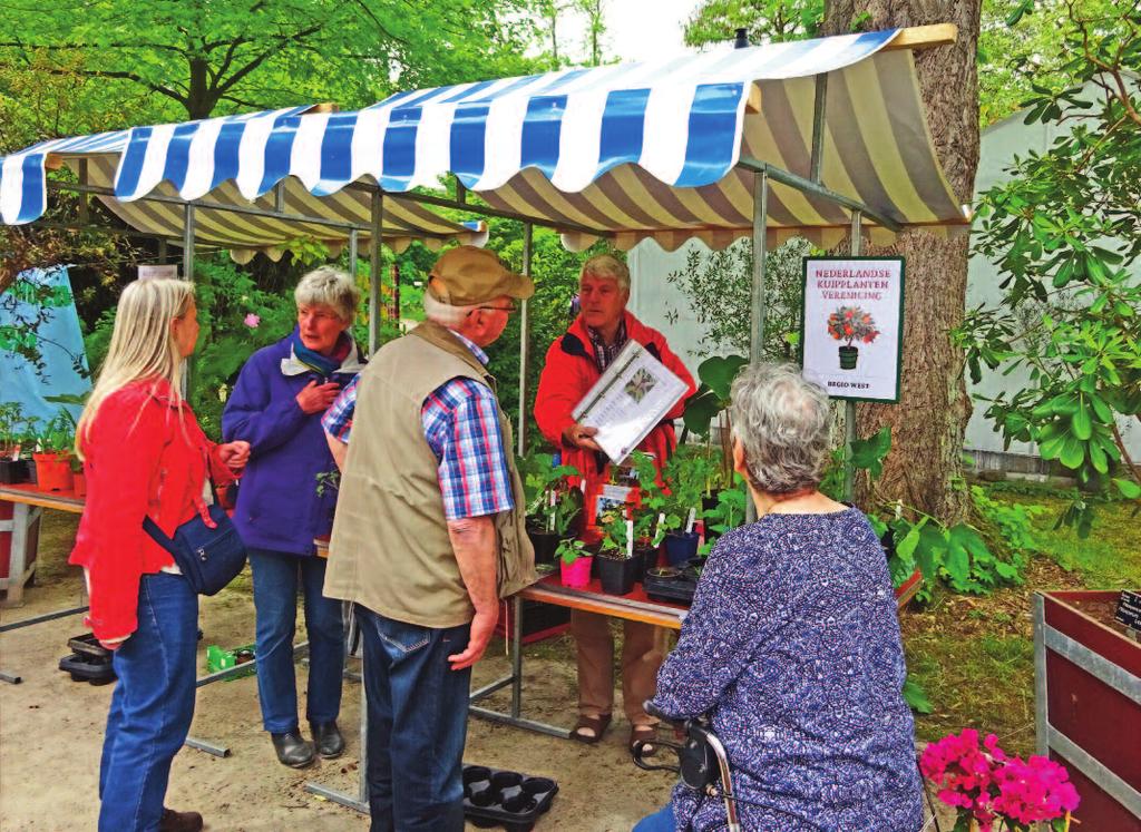 H ET FEESTELIJ KE VERSL AG VAN H ET 15-JARIG J U BI LEUM WAS EEN APARTE N I EUWSBRI EF WA ARD. I N DE VOLGEN DE H ET VERSL AG VAN DE BOS & BU RCHTFAI R OOSTVOORN E EN DE HORTUSDAG DELFT.