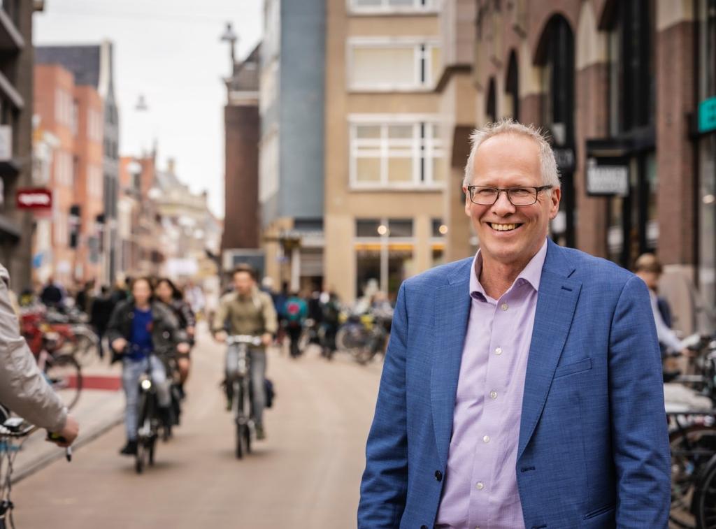 VOORWOORD Groningen is een gemeente waar ontzettend veel gefietst wordt. Voor jong én oud is de fiets het meest gebruikte vervoermiddel. Het fietsen zit bij ons dan ook in het DNA.