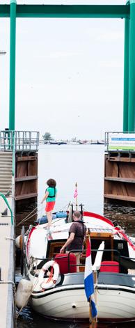 Renovatie bruggen en sluizen in Flevoland Flevoland is de jongste provincie van Nederland en kan alleen bestaan met een goed functionerend systeem van bruggen en sluizen.