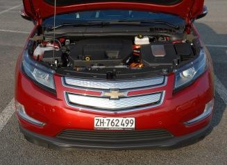 Specificaties Chevrolet Volt LT Maten en gewichten Lengte x breedte x hoogte Wielbasis 448 x 179 x 144 cm 269 cm Gewicht Aanhanger Aanhanger geremd 1.
