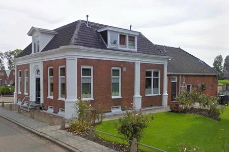 Goldhoorn 9 x xxx xxx xx x Goldhoorn 10-10A x xx xxx x x Rentenierswoning uit 1924 ontworpen door architect G. Kruizinga.