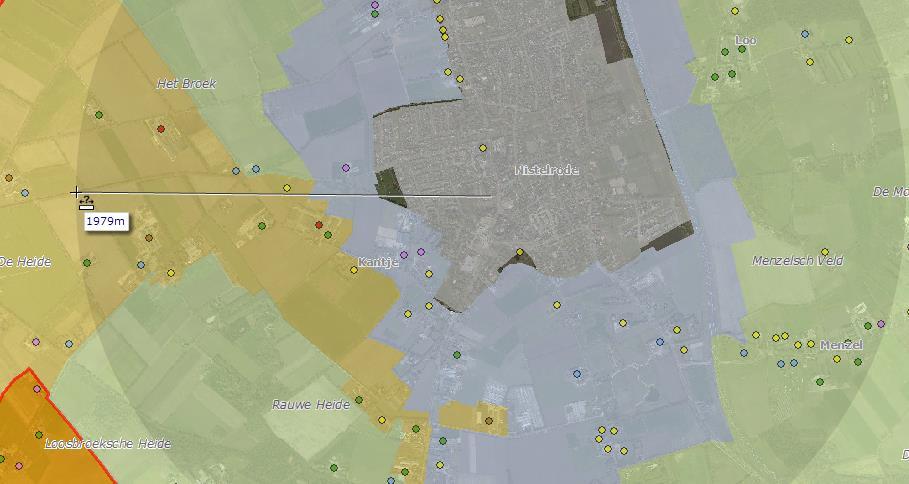 14-5-2014 13.410-WRO.03a pagina: 13 In de onderstaande afbeelding zijn de aanwezige veehouderijen in een omtrek van 2 kilometer rondom het plangebied opgenomen.