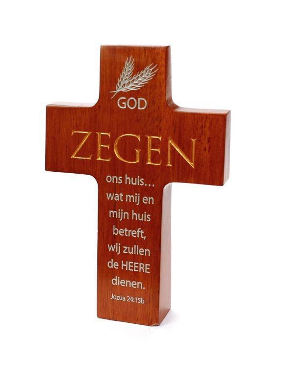 mededelingen Moment van stilte Zingen (staande): Ps. 33: 1, 8 Komt nu met zang en roert de snaren, gij volk, dat leeft van 's HEREN recht.