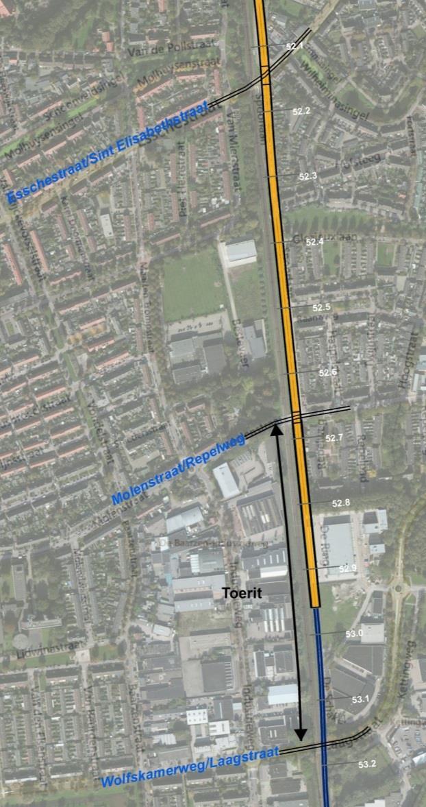 Kruising Molenstraat/ Repelweg blijft overweg Afbeelding 6: Uitvoeringsvariant V3 Oost A (links) en V3 Oost A aan zuidzijde 500 meter korter (rechts) (geel = verdiepte ligging, donkerblauw = spoor op