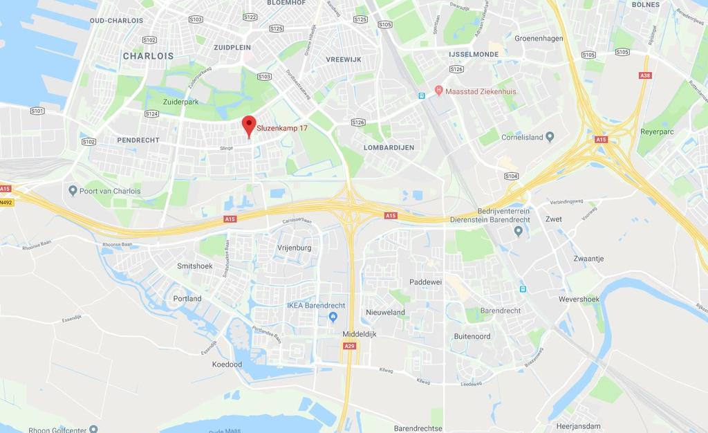 Locatie: De bedrijfsruimte is gelegen aan een expeditiestraat achter een woon- /winkelcomplex op de hoek van de Slinge en Langenhorst in Rotterdam-Zuid.