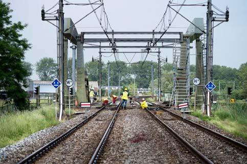 Stille techniek Stand 31-12-2017 Stand 31-12-2016 Geluidschermen 551 km 539 km Stalen bruggen met 0 db brugtoeslag 2 3 stuks 3 stuks Stalen bruggen met 1-2 db brugtoeslag 16 stuks 13 stuks Stalen