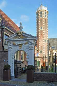 Rijkdom en voorspoed K c. Handel en nijverheid M d. Vakmanschap en doorzettingsvermogen A In het Waaggebouw bevindt zich naast de VVV ook het Kaasmuseum. 2. Hoe noemt men een ervaren kaasdrager? a.