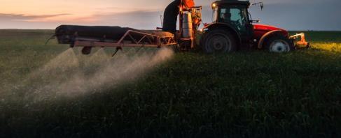 Van invloed op een bespuiting dosering Tank mix spuitdop waslaag temperatuur RV vitaliteit gewas man op de spuit Gevoeligheid voor herbicide DRD lijst