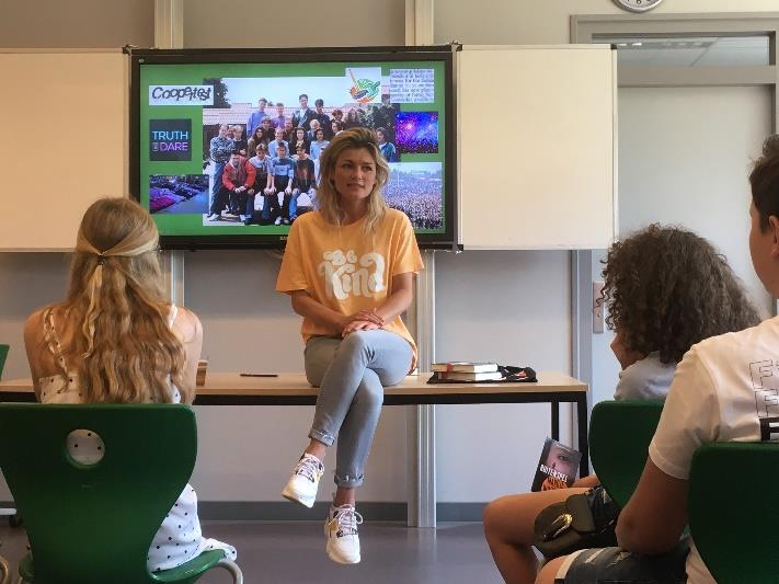 Startweek schooljaar 2019 2020 - regulier De klassen 1 t/m 3 starten op dinsdag 20 augustus met een introductie-activiteit.