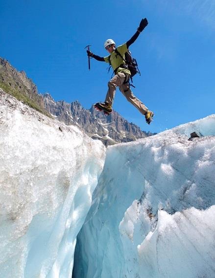 Stap 4 Programma Chamonix Stijgijzeroefeningen op de gletsjer, beklimming van de Gran Paradiso (4061 m) in Italië, rotsklimoefeningen in de Chamonix vallei en beklimming van de Mont Blanc (4810 m)
