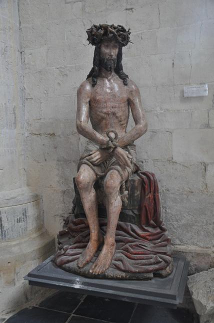 76 religieus beeld, Christus op de Koude Steen vervaardigd door: Brabants atelier datering: ca. 1500 hout, gepolychromeerd aangekocht door de kerk in 1503, zwaar gerestaureerd in 1955 objectnr.