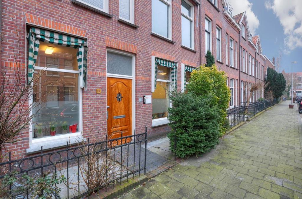 Omschrijving object Algemeen De Mauritsstraat 100 is gelegen in Utrecht-Oost om de hoek van het Wilhelminapark. De locatie is zeer goed bereikbaar vanaf de A27 en A28.