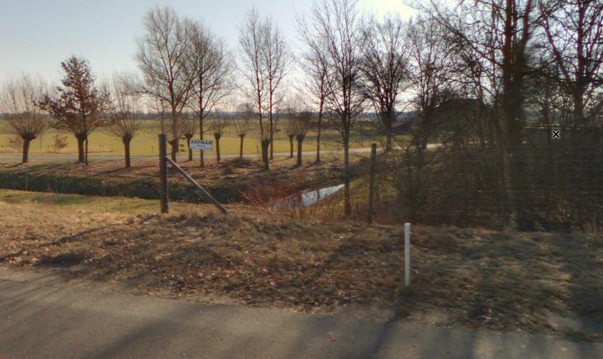 3.4 Verzorgingsplaatsen Locatie Verzorgingsplaatsen De Paal en Vundelaar aan beide zijden van de weg.