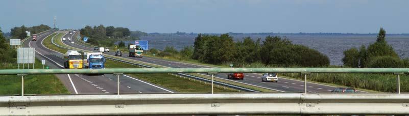 N354 De N354 begint op het viaduct over de A32 bij Idaerd en loopt via Sneek naar de aansluiting op de A6 bij Oosterzee en gaat