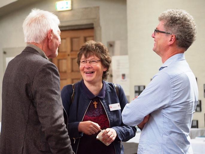 Hoogenboom het juryrapport. Uw initiatief is op een indrukwekkende manier van onderop opgezet door een kleine, zeer betrokken groep vrouwen.