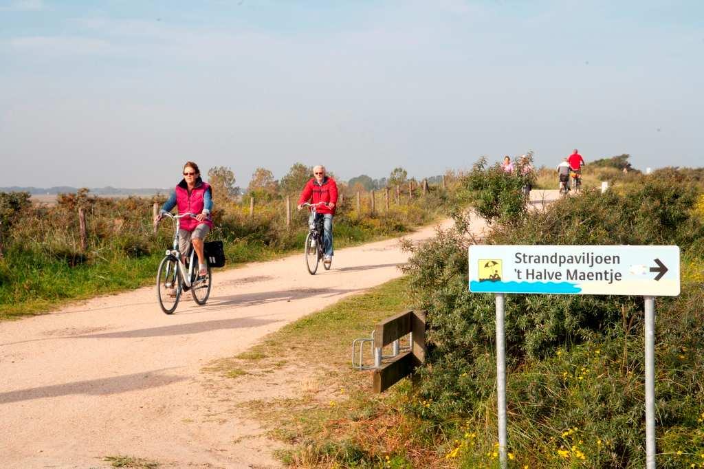 3.2 Aantrekkelijk Zeeuws-Vlaanderen voor recreatie en toerisme Recreatie en toerisme zijn belangrijke economische dragers in Zeeuws-Vlaanderen.