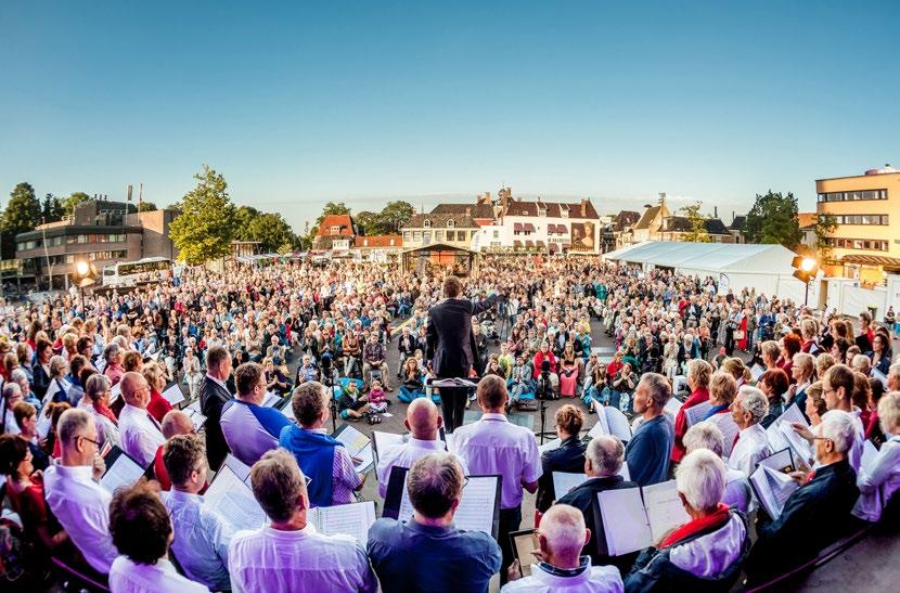 SPONSORPAKKET - BRONS 750 Bij het bronzen sponsorpakket zijn inbegrepen: VIP plaatsen openingsavond U wordt hartelijk ontvangen in onze VIP tent op het Wilhelminaplein waar u de openingsavond