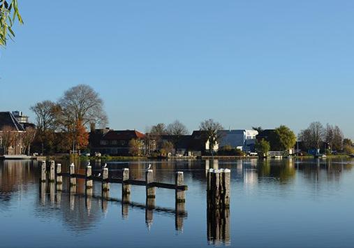 Wonen in de omgeving van Uithoorn Rondom de gemeente Uithoorn liggen diverse andere dorpen, deels in de provincie Noord Holland, deels in Zuid Holland en deels in de provincie Utrecht.