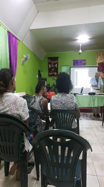 Training Moengo Training Gemeente Zorg en Hoop Prediking Albina Met dank aan Daniel Prika die op Moengo en in Albina voor de vertaling in het Aukaans zorgde SantoBoma Op 12 oktober