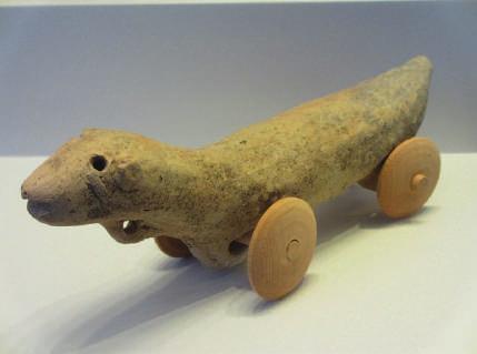 De Dode Zeerollen Speelgoed uit de elfde eeuw voor Christus, gevonden in Beth Shemesh, vlak bij Jeruzalem.