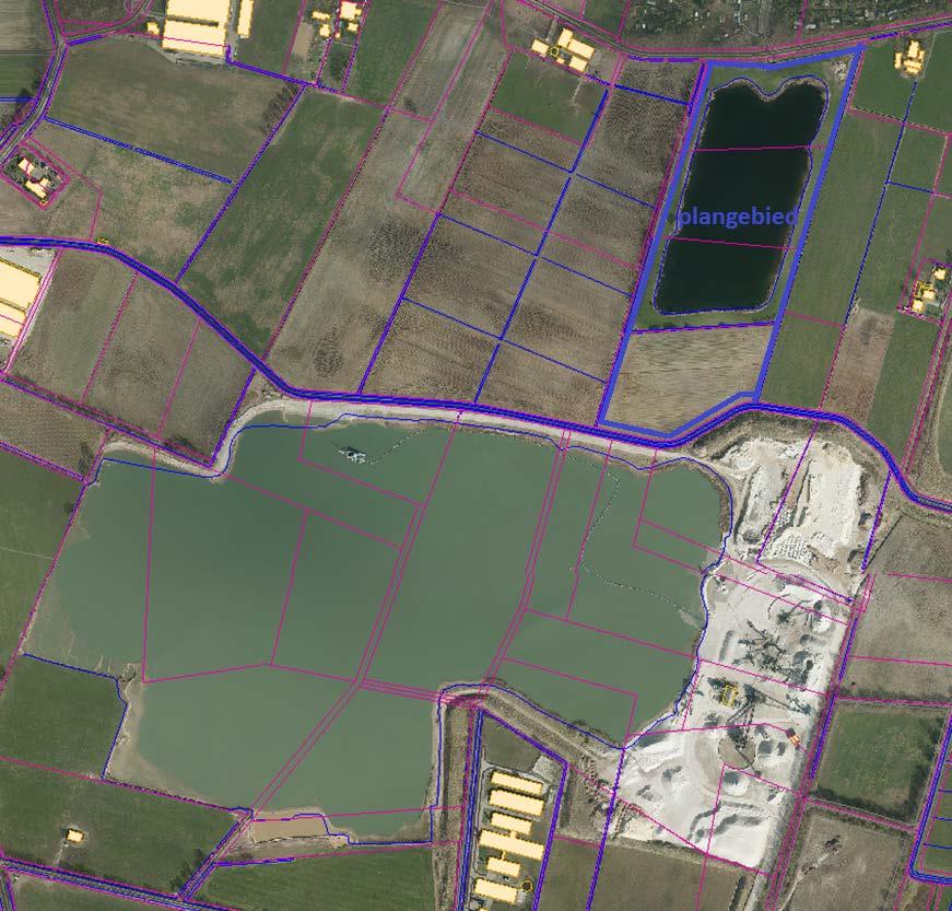 In de onderstaande afbeelding 2.1 is een luchtfoto van het plangebied en de directe omgeving opgenomen. De foto is noordelijk georiënteerd en niet op schaal.