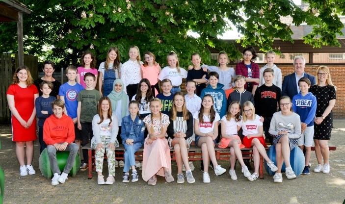 Sara, Tara, Joran, Roos, Erlend, Marie-Julie, Milan, Namarq, Lena, Febe, Xenia. Ook Saad, Muhammedeser en Maxime uit lagere klassen zetten de grote stap naar een nieuwe school.