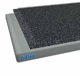 Een meerlaagssysteem op basis van PMMA Triflex DeckFloor systeem, variant 1 De belangrijkste eigenschappen van het Triflex DeckFloor systeem, variant 1 op een rij: Meerlaags gietvloersysteem