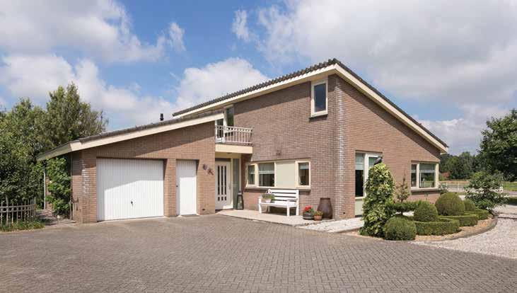Mooie, vrijstaande woning gelegen op een ruim perceel Vrijstaande verrassende semi bungalow op een mooie locatie gelegen in het buitengebied tussen Montfoort en IJsselstein!