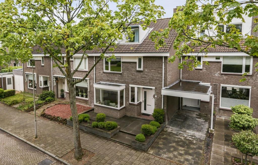 Meeuwenlaan 16 te Lisse Zeer goed onderhouden woning op een geweldige locatie en 20