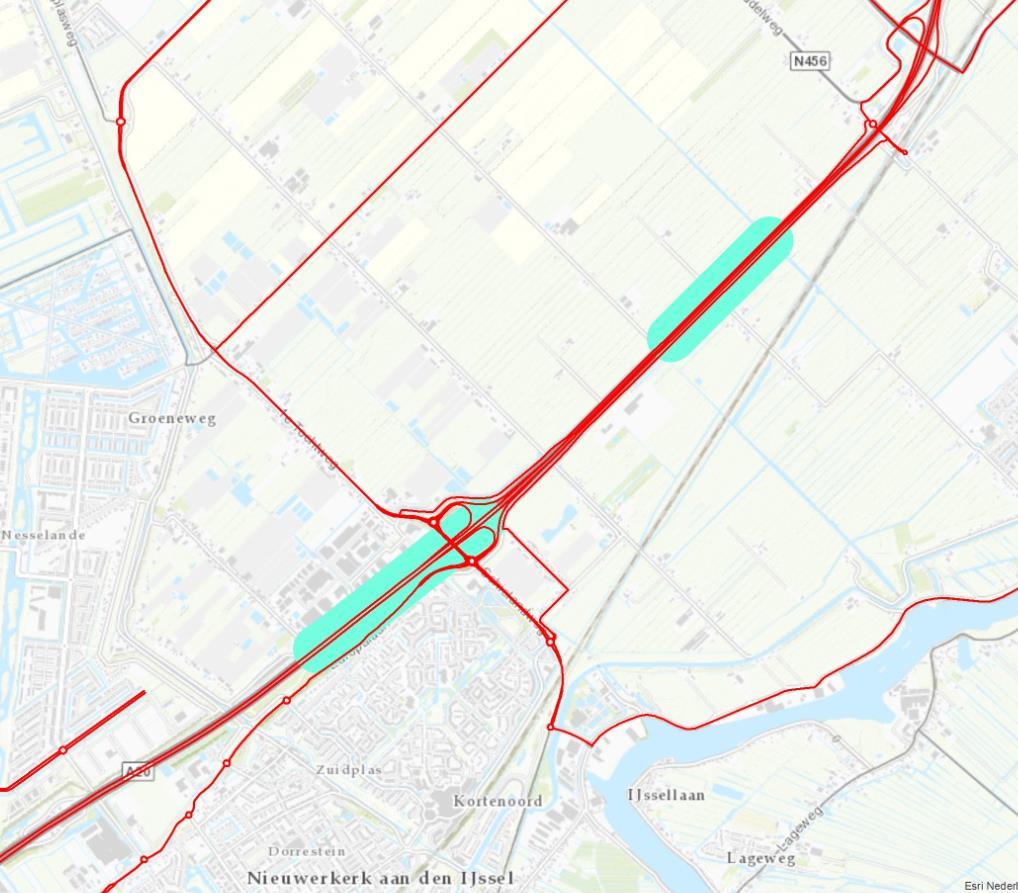 Figuur 5: Situering van de saneringslocaties MJPG bij Nieuwerkerk aan den IJssel (bij de woonwijk Kruiden en Mossen) en langs de A20 in het plangebied. 9.