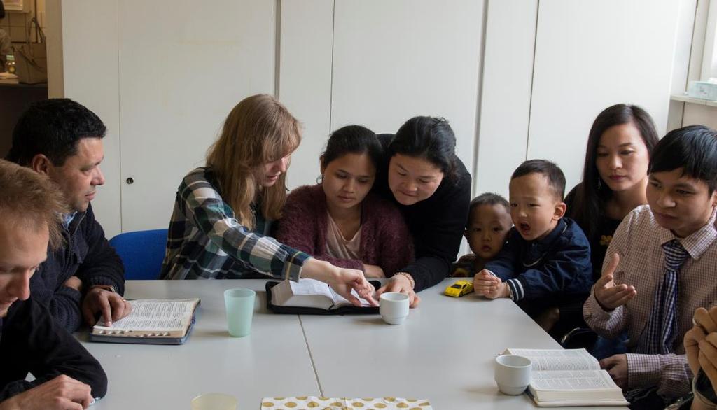 4. Materiaal Het is belangrijk om bruikbaar materiaal te hebben als je met elkaar aan de slag wilt. Dat materiaal moet passen bij de multiculturele doelgroep en gericht zijn op verbinding.